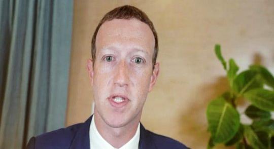 Mark Zuckerberg egy magyarországnyi pénzt bukott