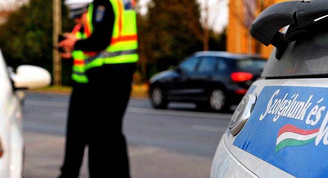 Egy hét alatt 500 autóst büntettek meg mobilozás miatt