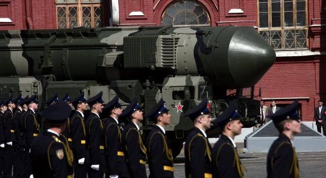 Lengyel külügyminiszter: A NATO-nak „pusztító” választ kell adni egy orosz atomcsapásra