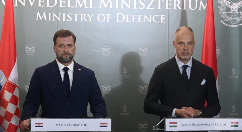 Honvédelmi miniszter: Tovább folytatódik a haderőfejlesztés
