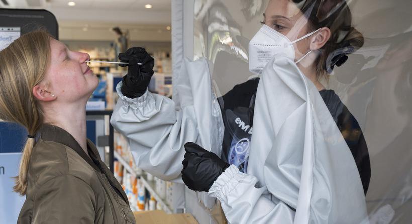 Közel ötszáz koronavírus-fertőzöttet azonosítottak csütörtökön Szlovákiában