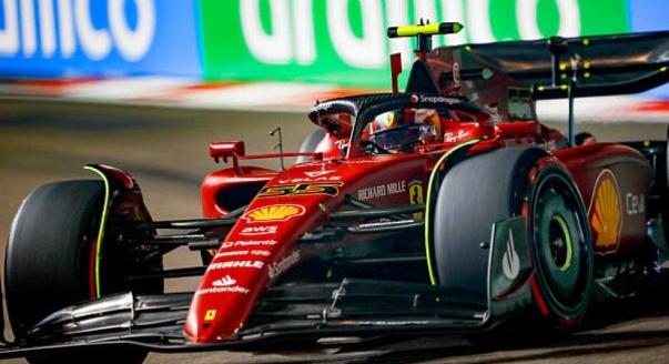 Ferrarik az élen, probléma Verstappennél a második edzésen