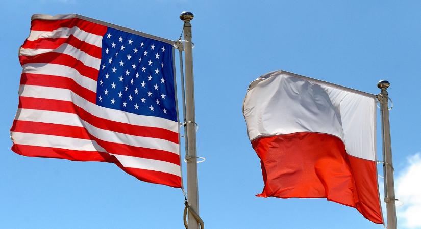 Lengyelország közel 290 millió dollárt kap az USA-tól védelemfejlesztésre
