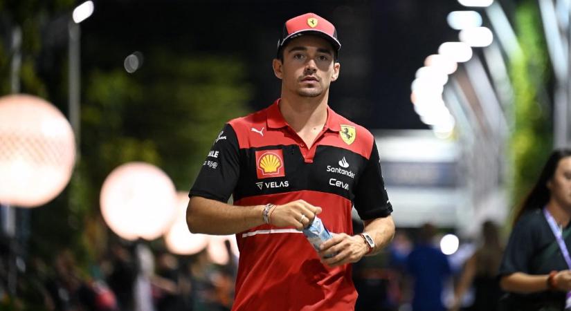 F1: Leclerc a pole-ra hajt, Hamilton nem tud mit kezdeni a pattogással