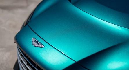 A kínai Geely csoport bevásárolta magát az Aston Martinba