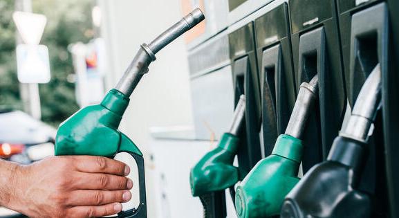 Csökkenő benzinár, jobb fogyasztói hangulat