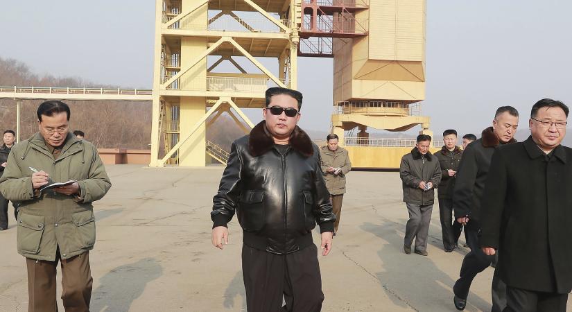Kim Dzsong Un ballisztikus rakétái a hétvégét is munkával töltik
