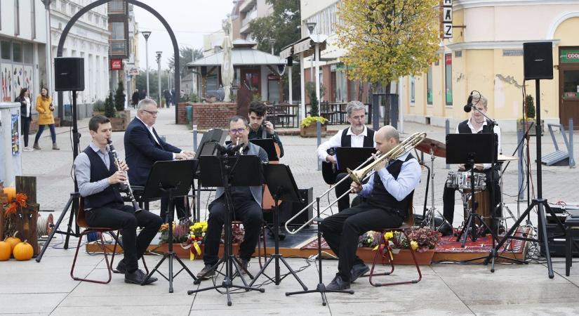 A Zene Világnapja alkalmából adtak koncertet zeneművész tanárok Körmenden