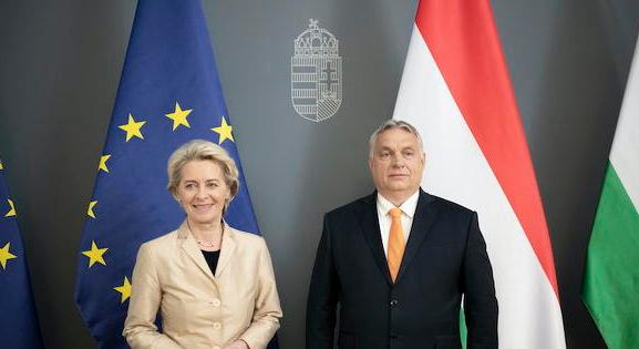 Orbán Viktor aláírta: meg fogják erősíteni az Oroszország elleni EU-s szankciókat