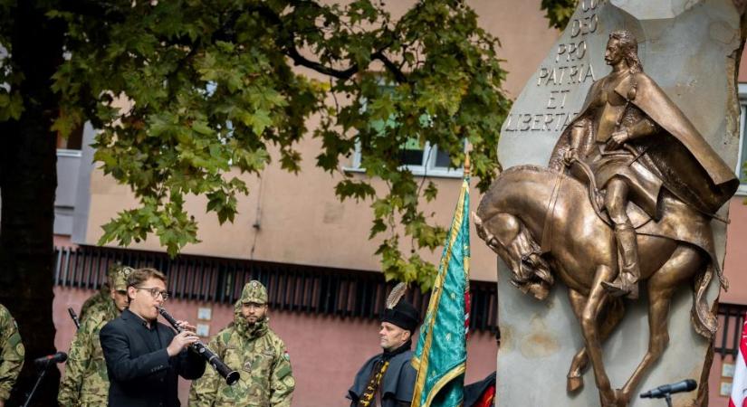 Felavatták II. Rákóczi Ferenc szobrát Székesfehérváron