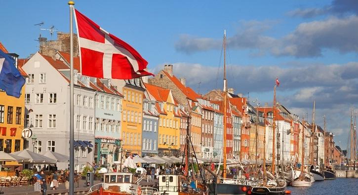 Bekérette Dánia az orosz nagykövetet az annektálási kísérletek miatt