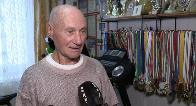 Több mint 400 kilométert futott hat napon át, mégis elégedetlen az eredményével a 83 éves Bozó Pál