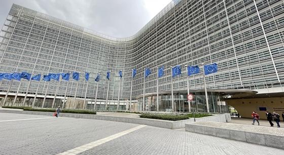 Gyanús, fehér port tartalmazó borítékot találtak az Európai Bizottság épületében