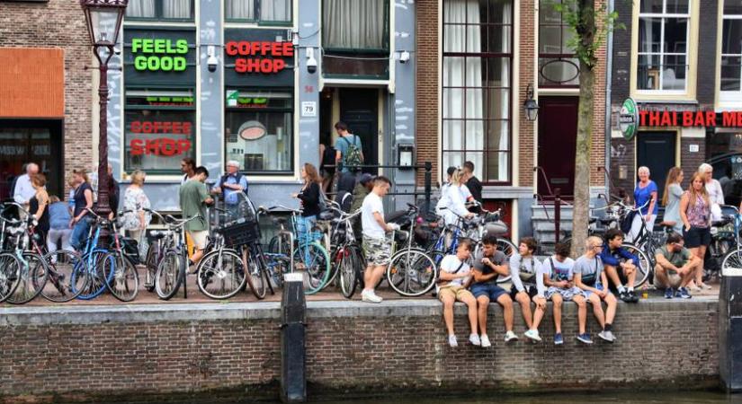 Amszterdam kitiltaná a kannabiszturistákat: ennyi volt, itt a vége?