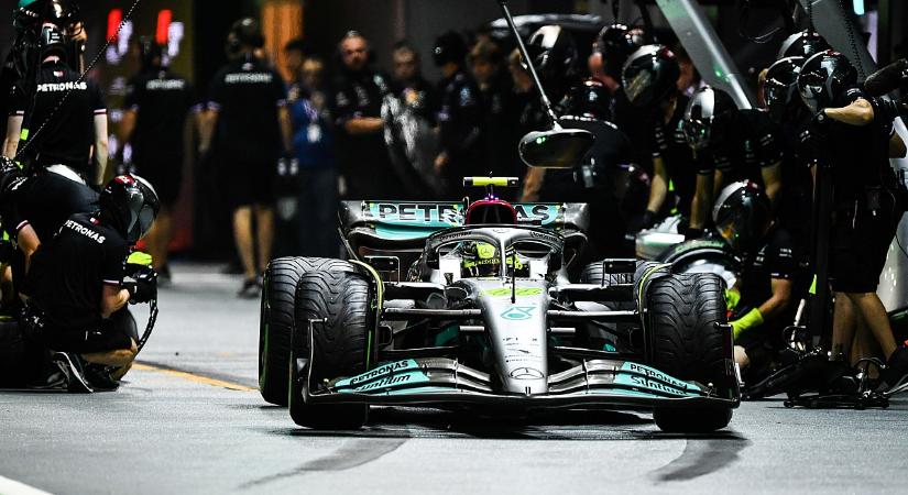 Hamilton: „Megvan a tempóm a Ferrarikhoz képest, de itt nem lehet előzni…”