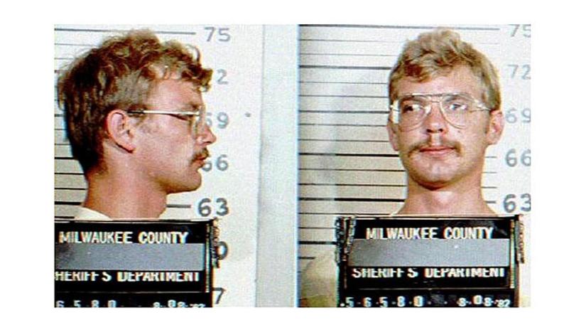 Eladó az áldozatait megerőszakoló, majd megevő sorozatgyilkos, Jeffrey Dahmer szemüvege – felháborító, mennyit kérnek érte