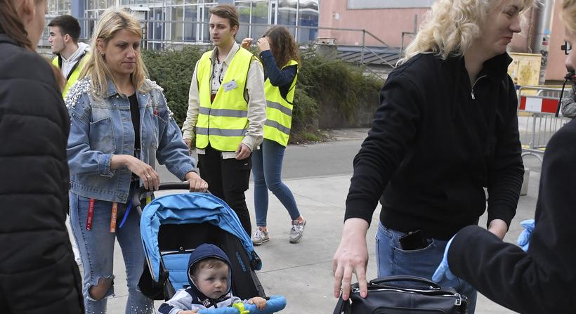 Több mint háromezren menekültek szombaton Ukrajnából Szlovákiába