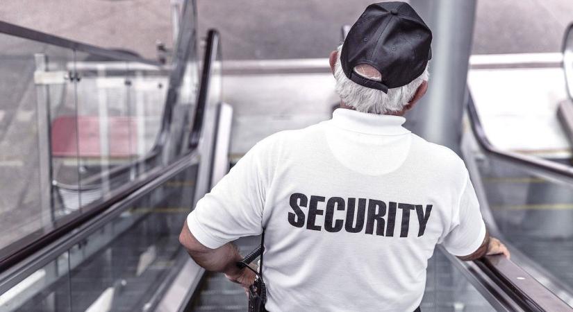 A vagyon- és biztonsági őröket ellenőrzi a NAV jövő héten Nógrád megyében