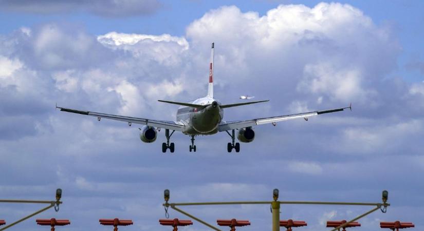 Döbbenet: összeütközött két repülőgép a londoni Heathrow reptéren