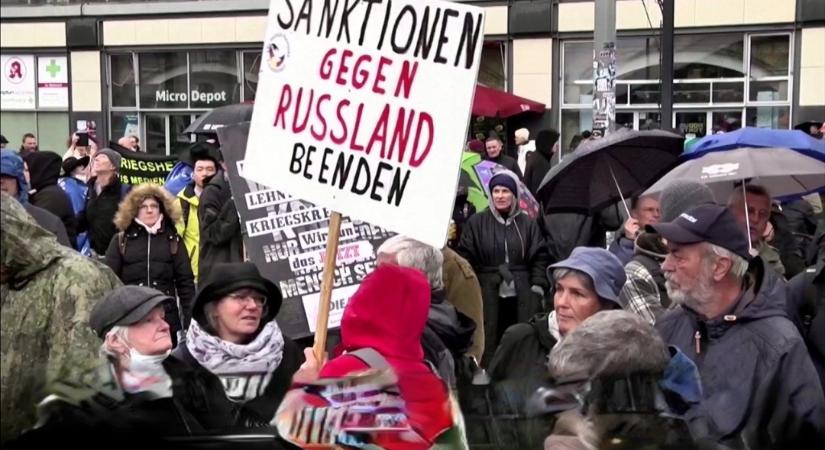 Újabb tüntetések a szankciók és a német kormány háborús politikája ellen Berlinben