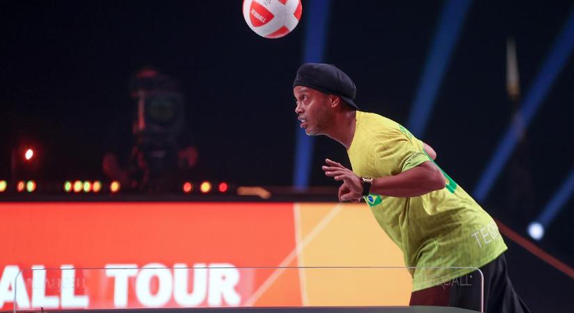 A világbajnok és aranylabdás brazil Ronaldinho Magyarországon töltötte a hétvégét