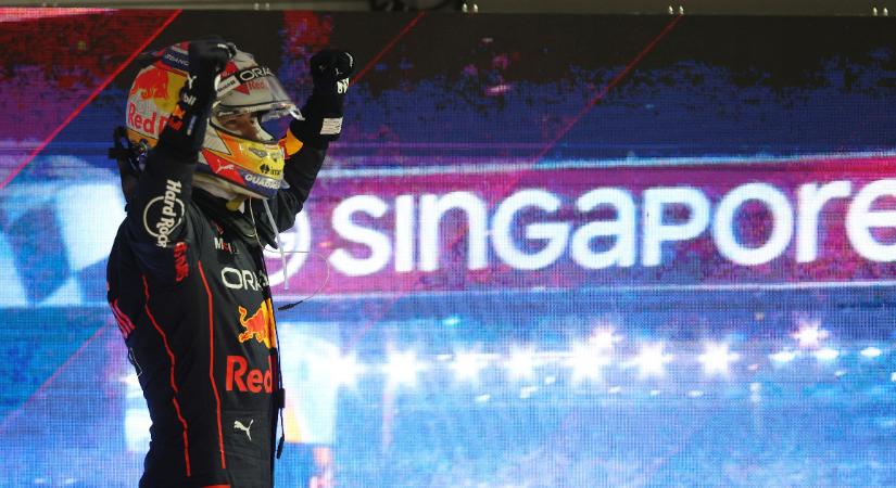 Sergio Pérez nyert Szingapúrban, de még megbüntetik a biztonsági autós szabályok miatt