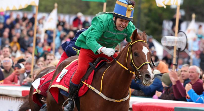 Őcsény lovasa nyerte Galaxy nevű lovával a 15. Nemzeti Vágtát