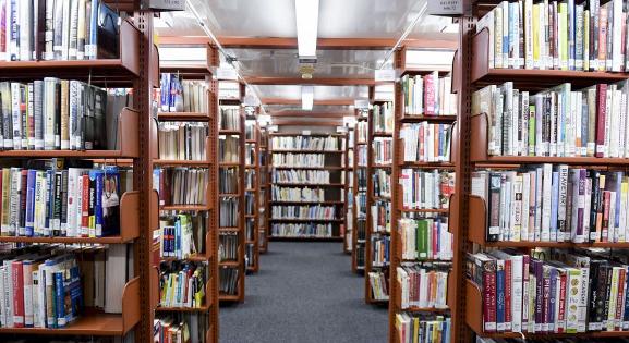 Fenyegetések miatt amerikai könyvtárak sora kényszerül bezárásra