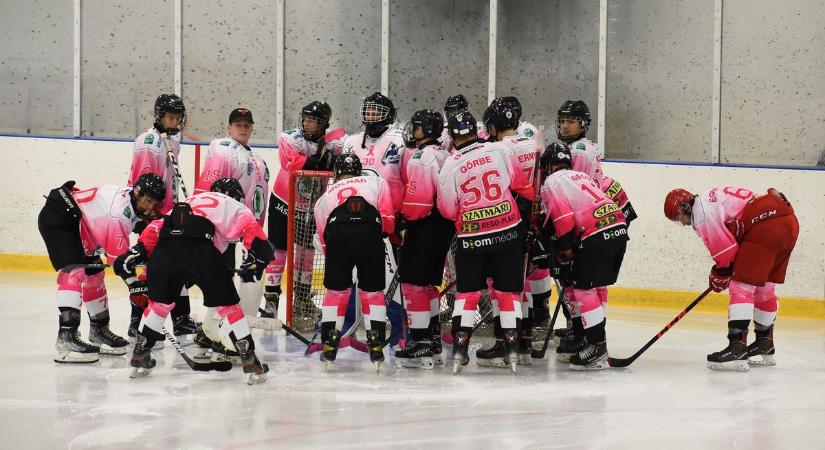 Rózsaszínben kampányoltak a mellrák elleni küzdelemért a Lehel HC játékosai