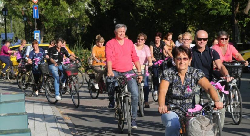 Közös kerékpározásra hív az EVP a mellrák elleni küzdelem jegyében Vásárhelyen