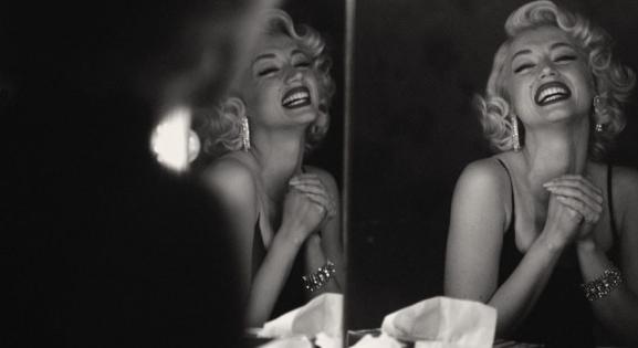 Tíz évig írta a Blonde forgatókönyvét a Marilyn Monroe életéről szóló film rendezője