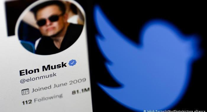 Meggondolta magát Elon Musk: mégis megveszi a Twittert