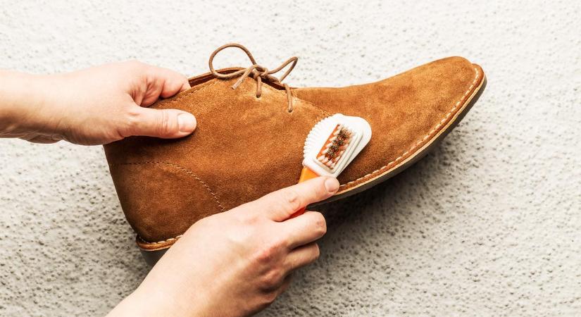 Hogyan kell a velúr- vagy nubuk cipőből a foltot, koszt eltávolítani?