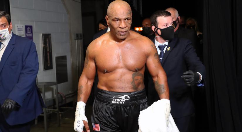 Mike Tyson 56 évesen is félelmetes, ha kesztyűt húz és ringbe lép