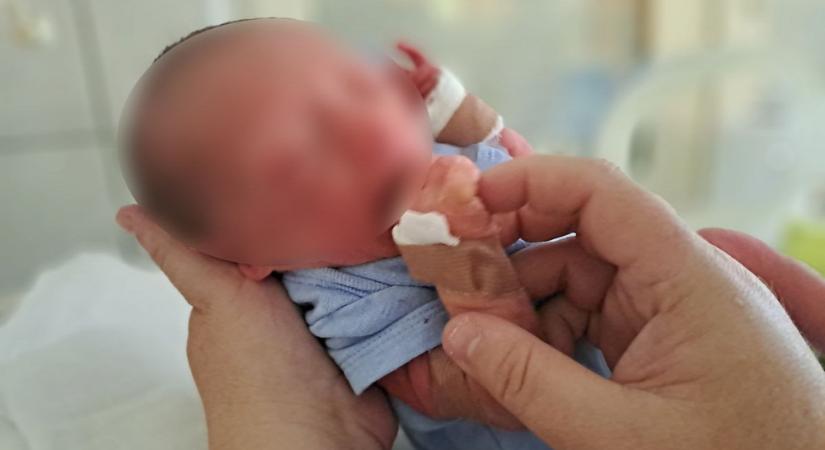 Újszülött kisfiút hagytak a békéscsabai kórháznál