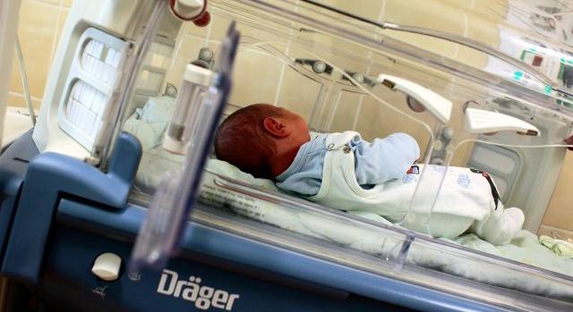 Kissé kihűlve találták meg a békéscsabai kórház inkubátorába helyezett újszülöttet
