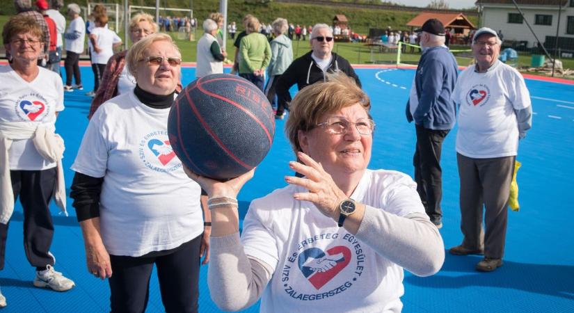 Nyugdíjasok versenyeztek – Folytatódott az Idősek hónapja programsorozat Zalaegerszegen
