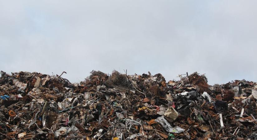 Illegális hulladékot raktak le Zalaszentgróton