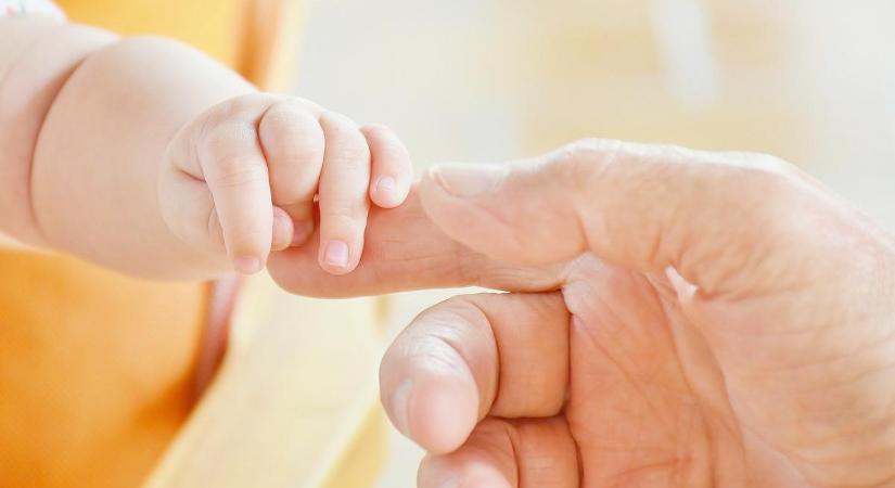 A szülészeten nem vették fel a telefont: a Szent Margit Kórház udvarán szült egy kismama