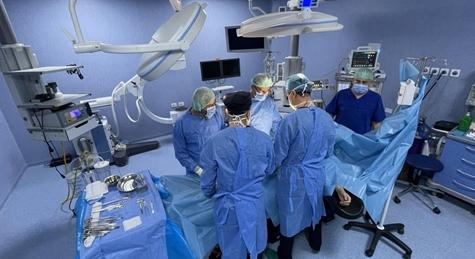 Robot asszisztált a debreceni műtétekhez, a páciensek másnap haza is mehettek