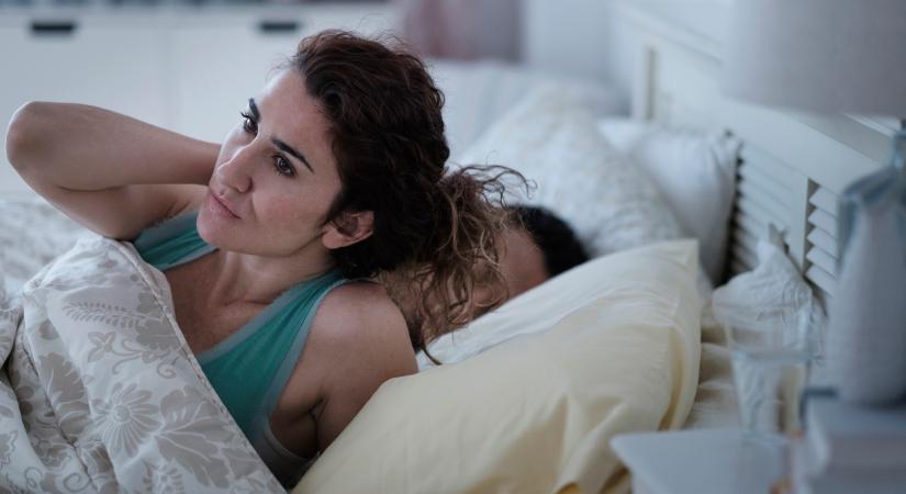 Menstruálmatlanság: ennyivel kevesebbet alszanak nők évente a menstruációjuk miatt