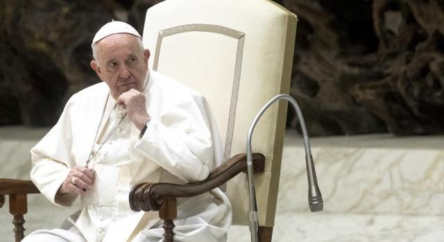 Nem tudott találkozni Ferenc pápával, ezért inkább nekiállt szétverni a Vatikánt