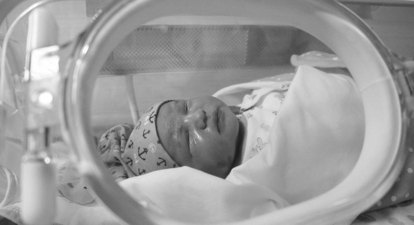 Újabb kisbaba életét mentette meg a babamentő inkubátor