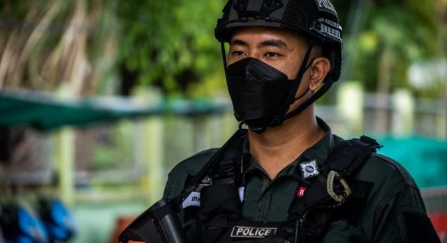 Alvó gyerekeket mészárolt le, és egy nyolchónapos terhes nőt is megölt a thaiföldi ámokfutó, aki családjával is végzett