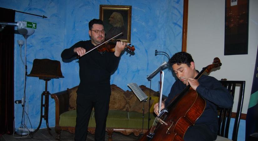 Emlékkoncertet tartottak a zene világnapján a Csigó Malomban