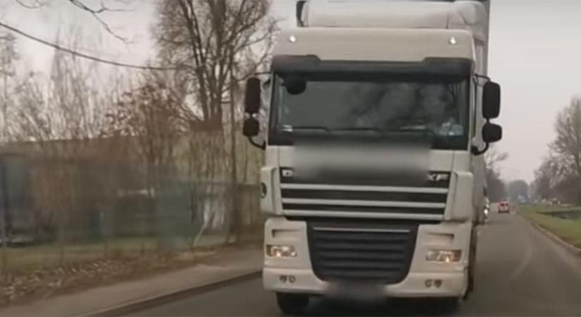 Ideges lett a kamionos, bosszúból ráhúzta a kormányt a szembejövő autósra Budapesten - videó