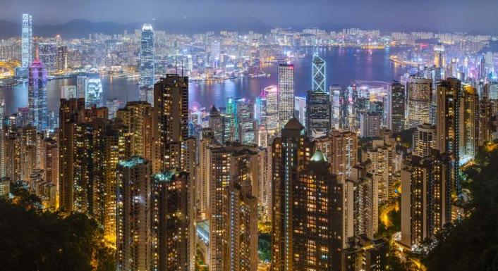 Félmillió ajándék repülőjeggyel csalogatja a turistákat a hongkongi kormány