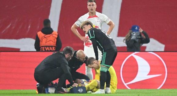 Súlyos sérülést szenvedett Gulácsi Péter, a magyar labdarúgó válogatott kapusa