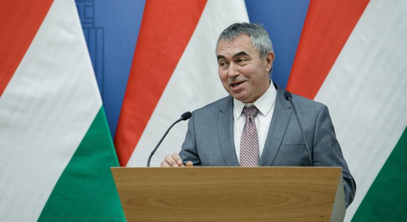 100 ezer forint jutalmat adna a törökbálinti tanároknak a város fideszes polgármestere