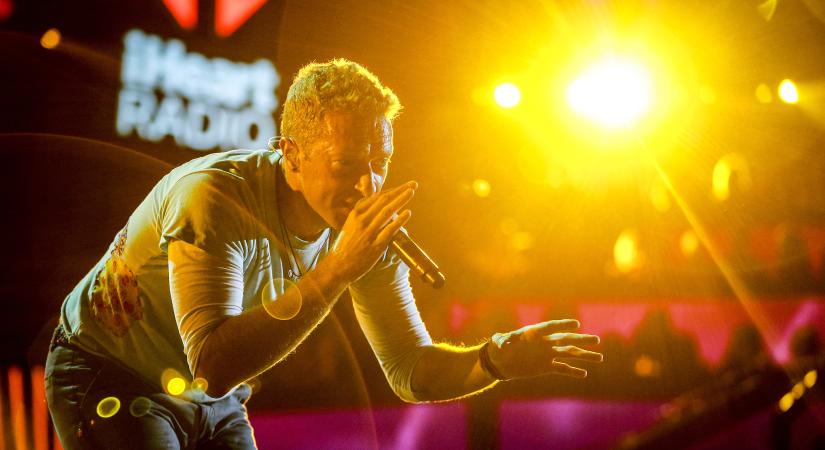 Súlyos fertőzést kapott el a Coldplay frontembere: egy ideig biztosan nem léphet színpadra